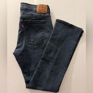 Vintage Levi’s 505 Straight Fit Jeans Size 8. Dark blue.